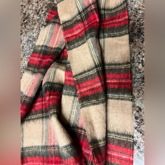 100% Pure Lambswool Scarf - Picture 5 of 6